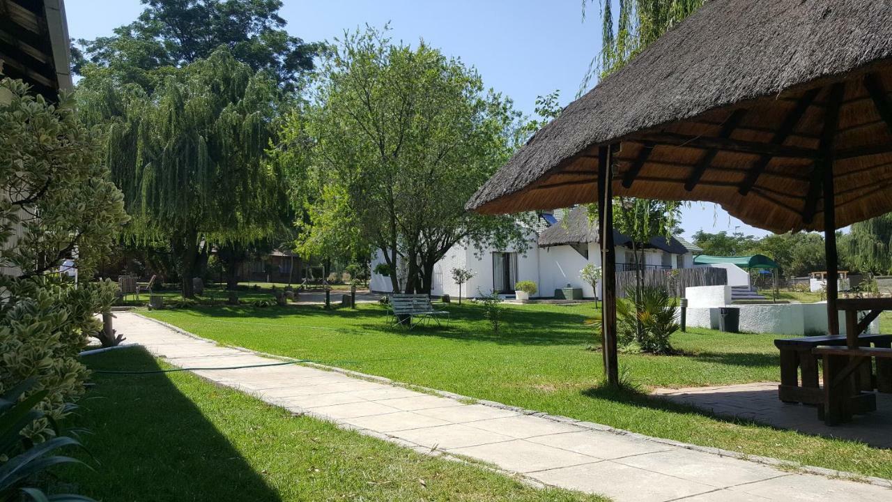 Simbasun Cottages Midrand Exterior foto
